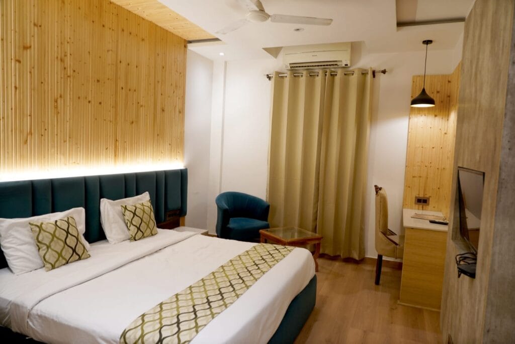 WhatsApp Image 2025-08-23 at 13.32.10